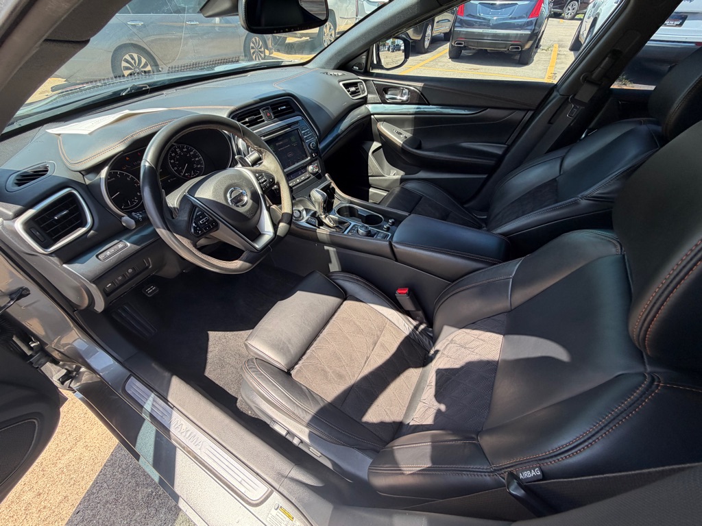 Photo 17 of this NISSAN MAXIMA