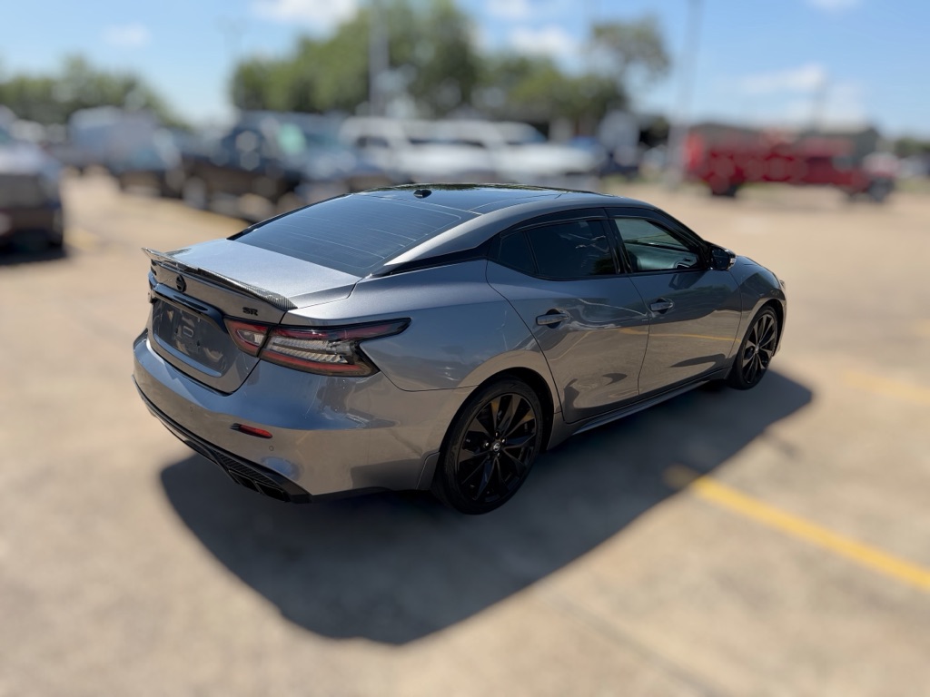 Photo 8 of this NISSAN MAXIMA