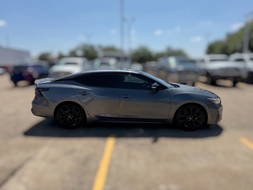 Photo 7 of this NISSAN MAXIMA