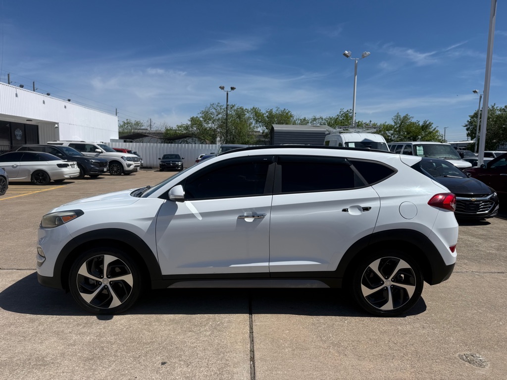 Photo 19 of this HYUNDAI TUCSON