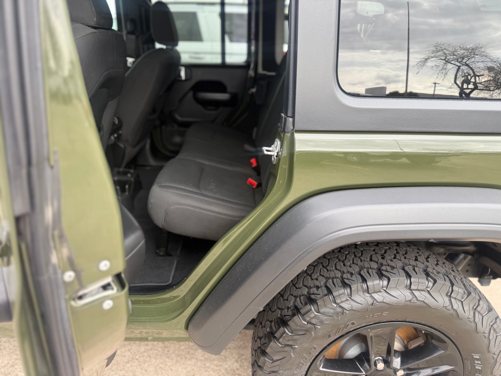 Photo 9 of this JEEP WRANGLER UNLIMI