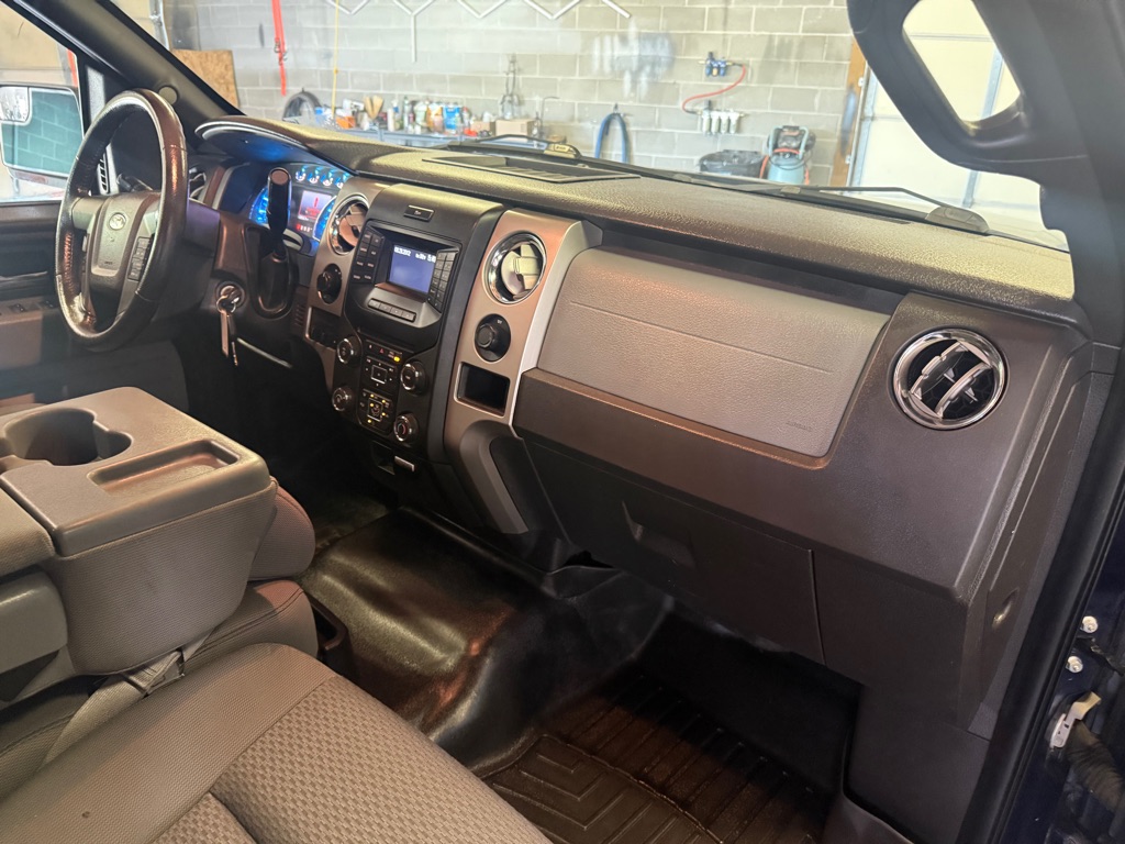 Photo 21 of this FORD F150