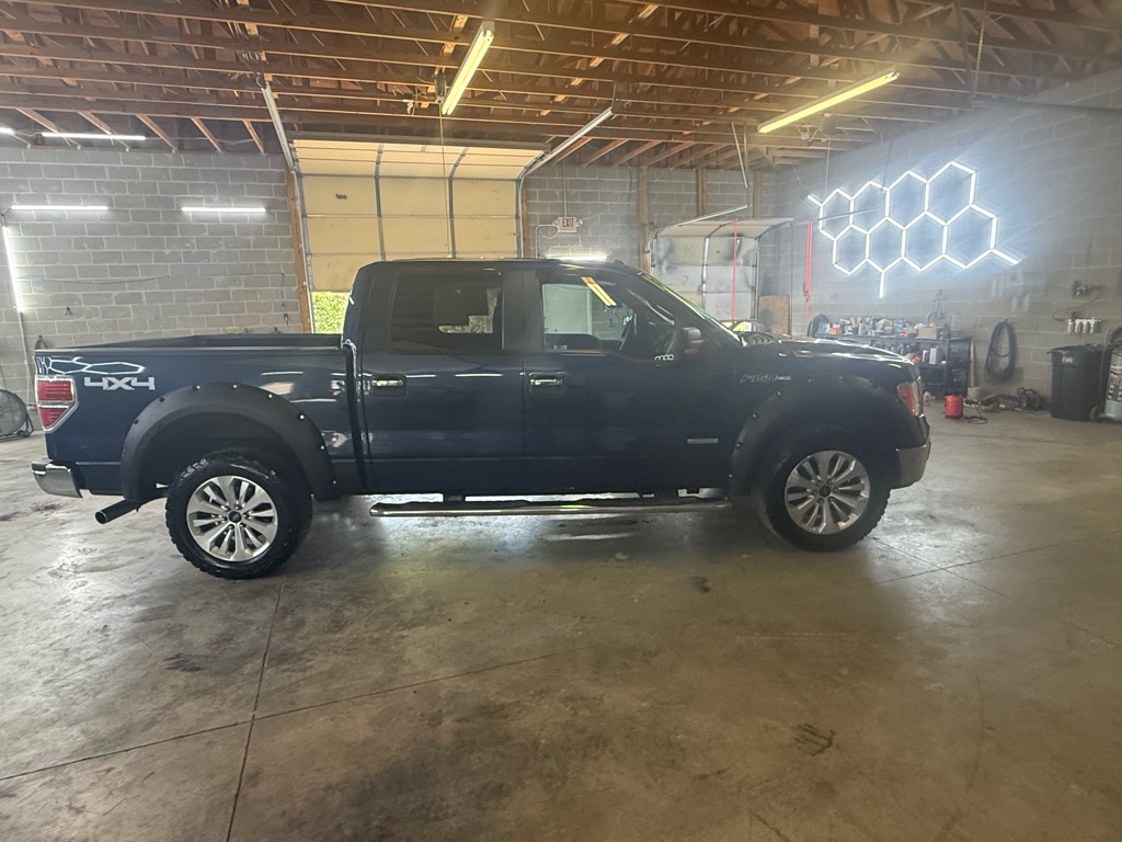 Photo 4 of this FORD F150
