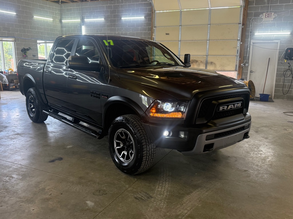 Photo 3 of this RAM 1500