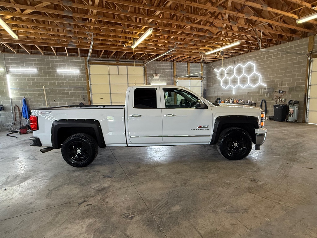Photo 4 of this CHEVROLET SILVERADO 1500