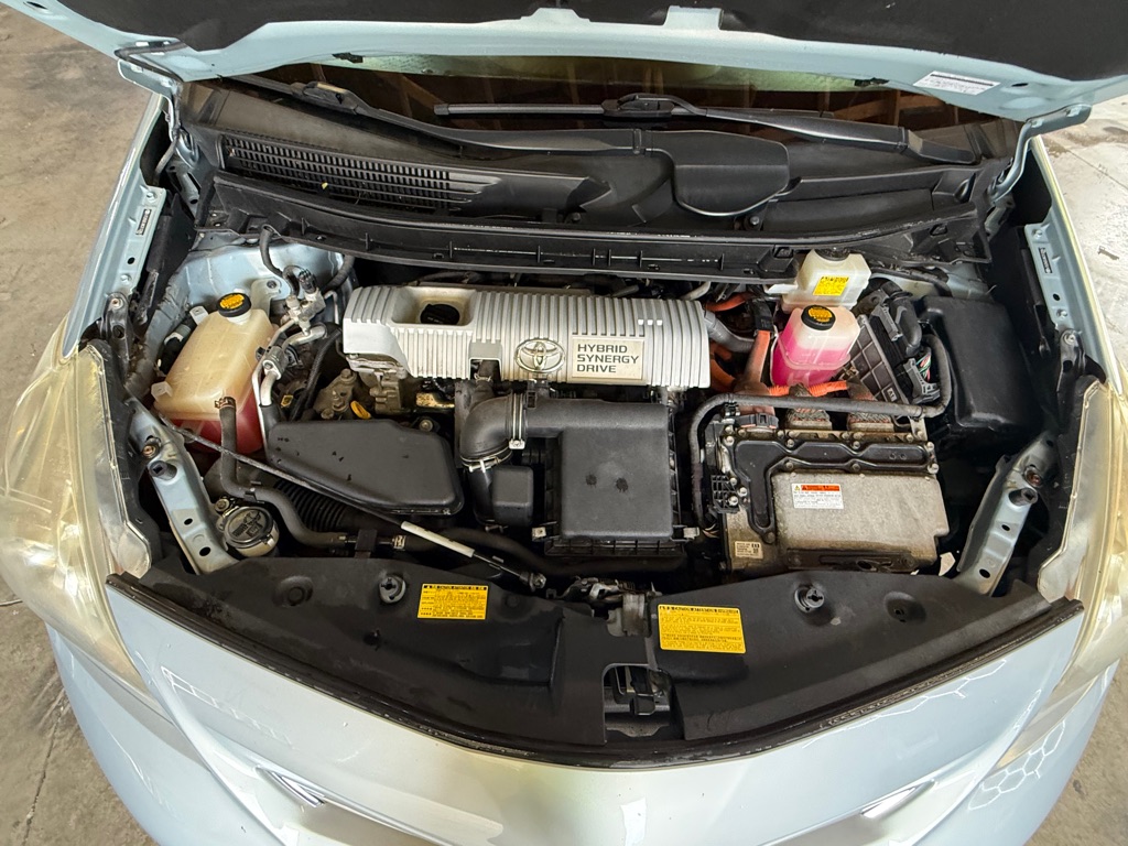 Photo 24 of this TOYOTA PRIUS V