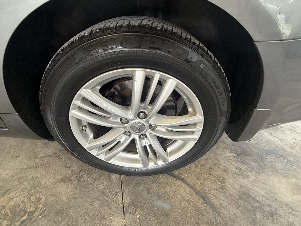 Photo 28 of this INFINITI G25
