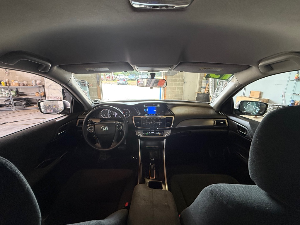 Photo 17 of this HONDA ACCORD