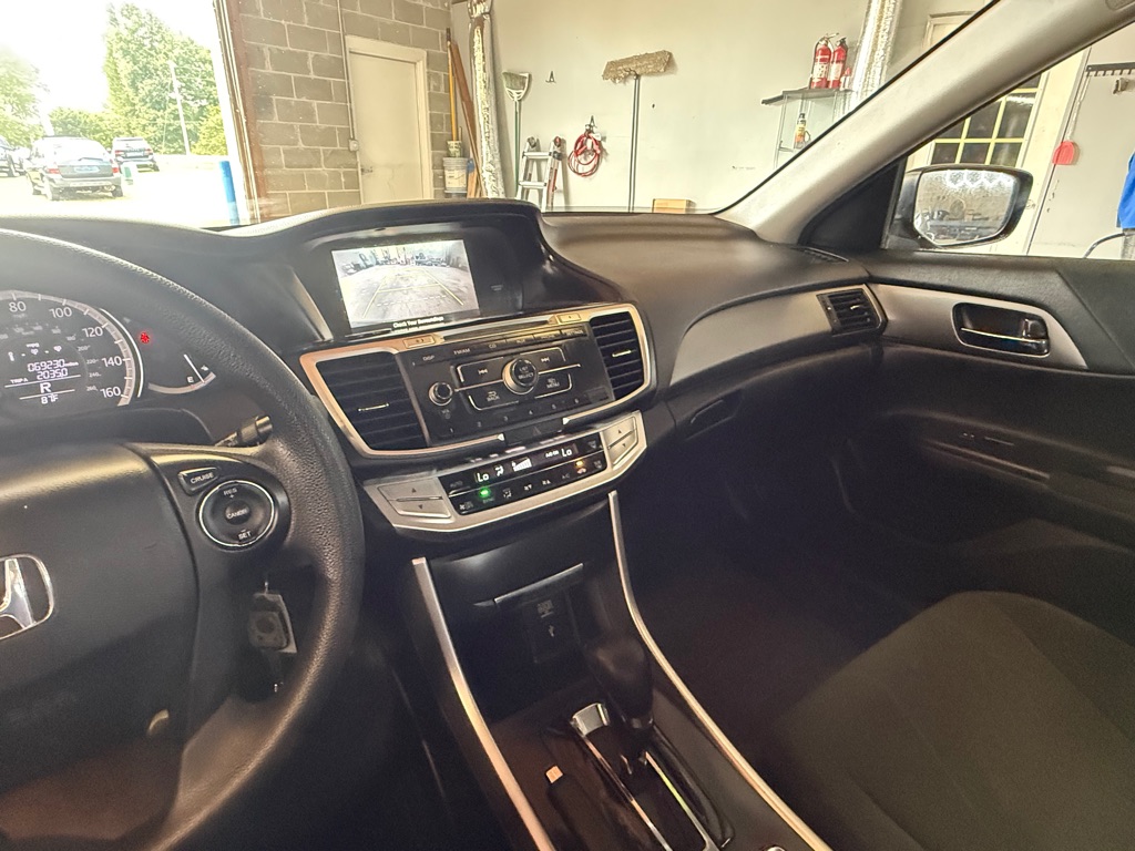 Photo 10 of this HONDA ACCORD