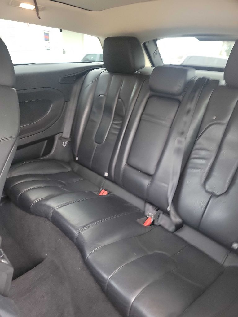 Photo 12 of this LAND ROVER RANGE ROVER EVO