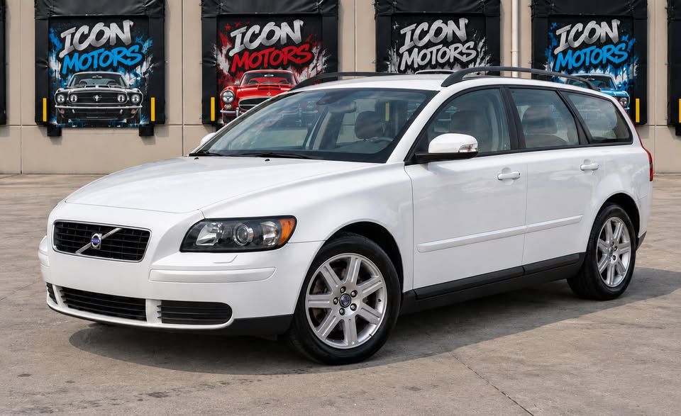 White 2007 Volvo V50 Wagon Front-Wheel Drive Automatic