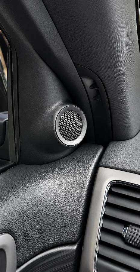 Photo 19 of this JEEP GRAND CHEROKEE