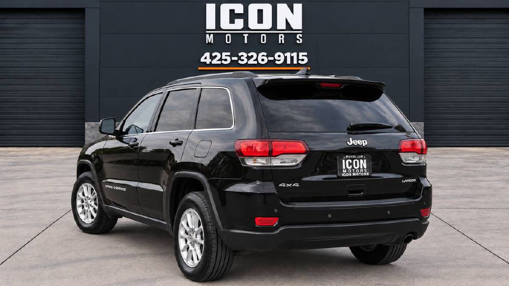 Photo 2 of this JEEP GRAND CHEROKEE