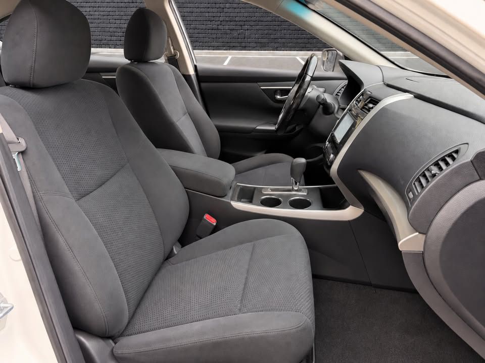 Photo 14 of this NISSAN ALTIMA S