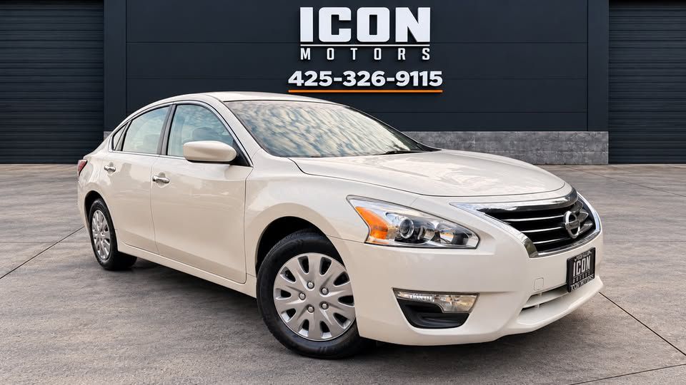 Photo 4 of this NISSAN ALTIMA S
