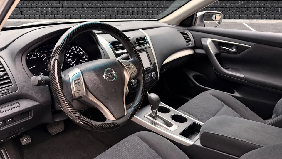 Photo 10 of this NISSAN ALTIMA S