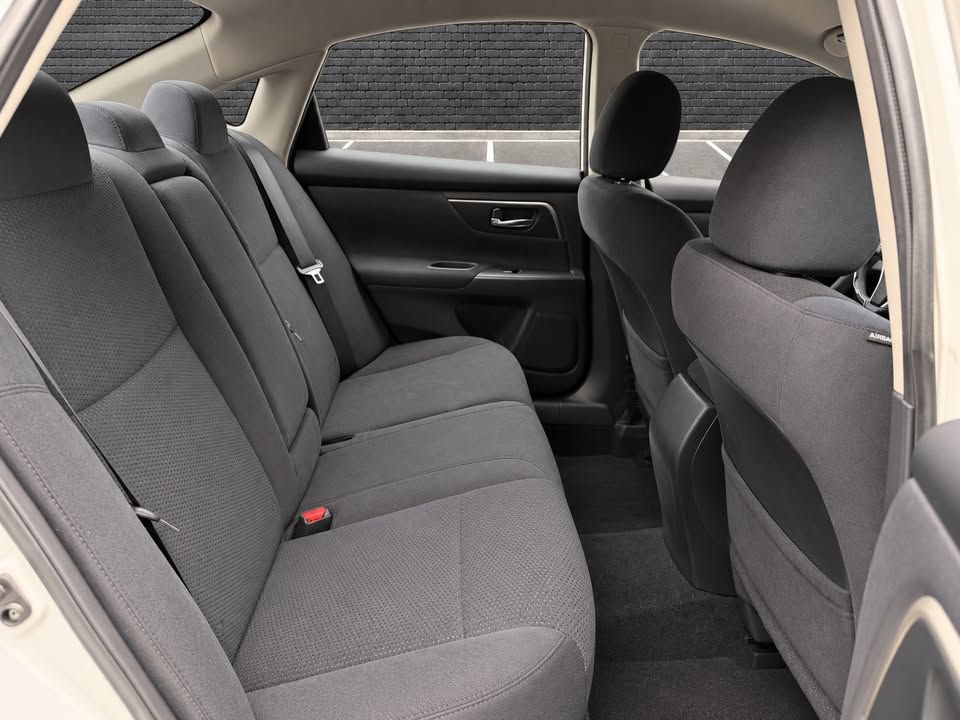 Photo 15 of this NISSAN ALTIMA S