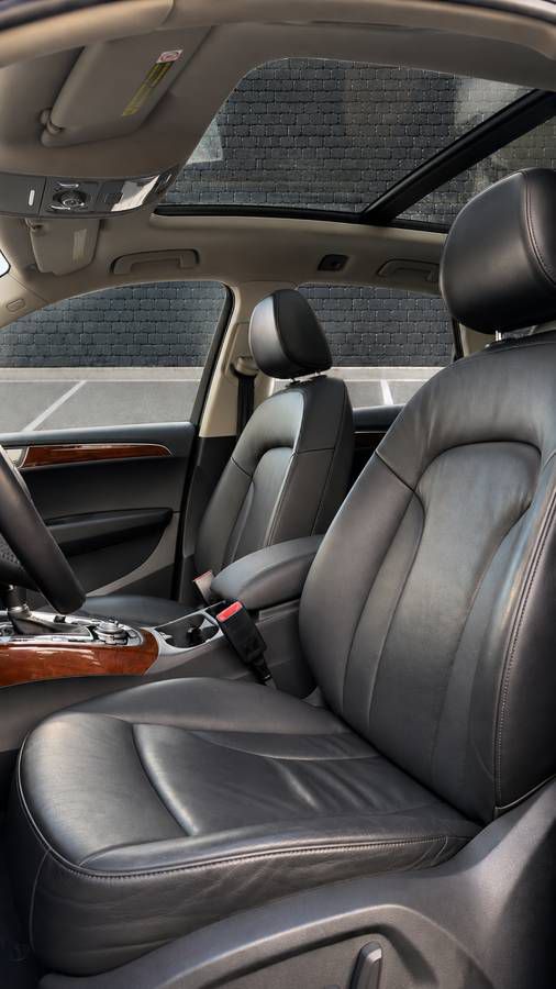 Photo 11 of this AUDI Q5
