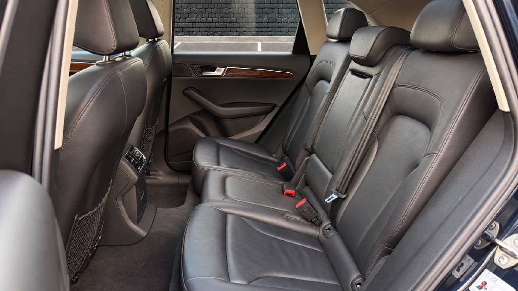 Photo 12 of this AUDI Q5