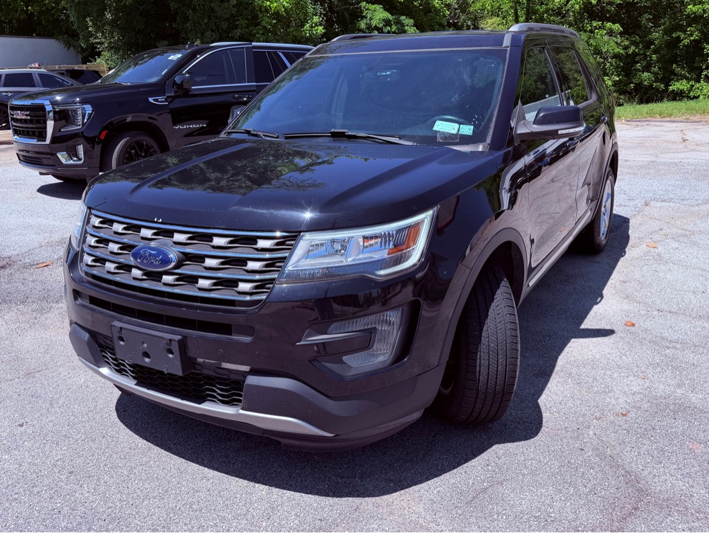  2017 Ford Explorer XLT AWD   