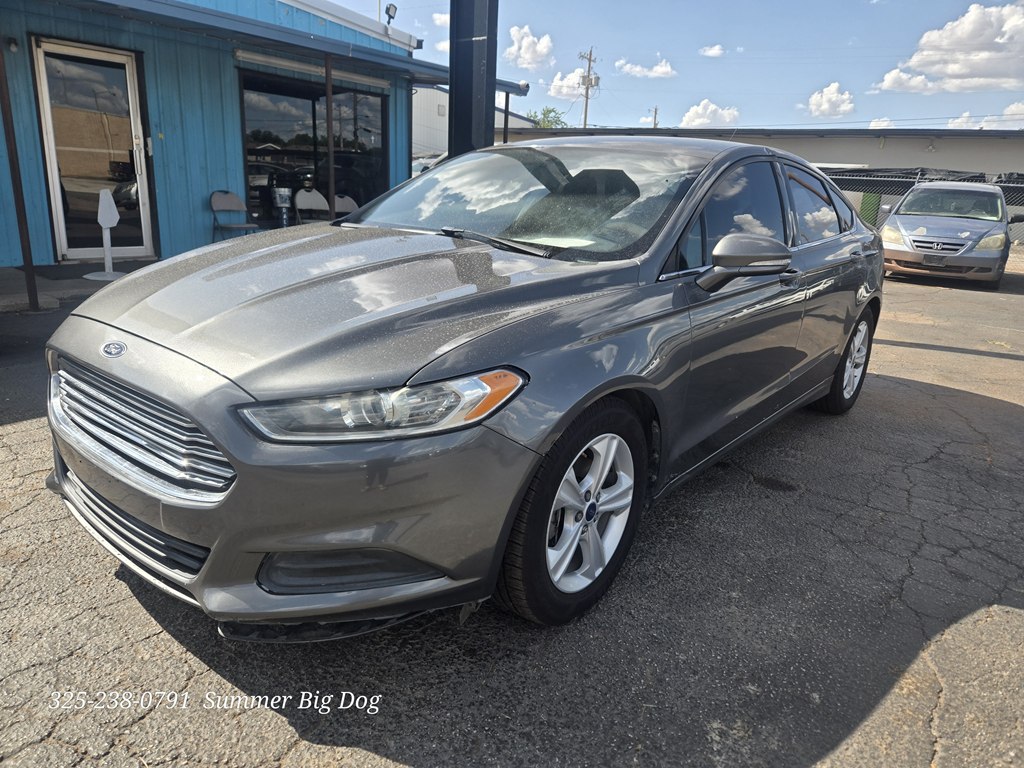 Photo 11 of this FORD FUSION