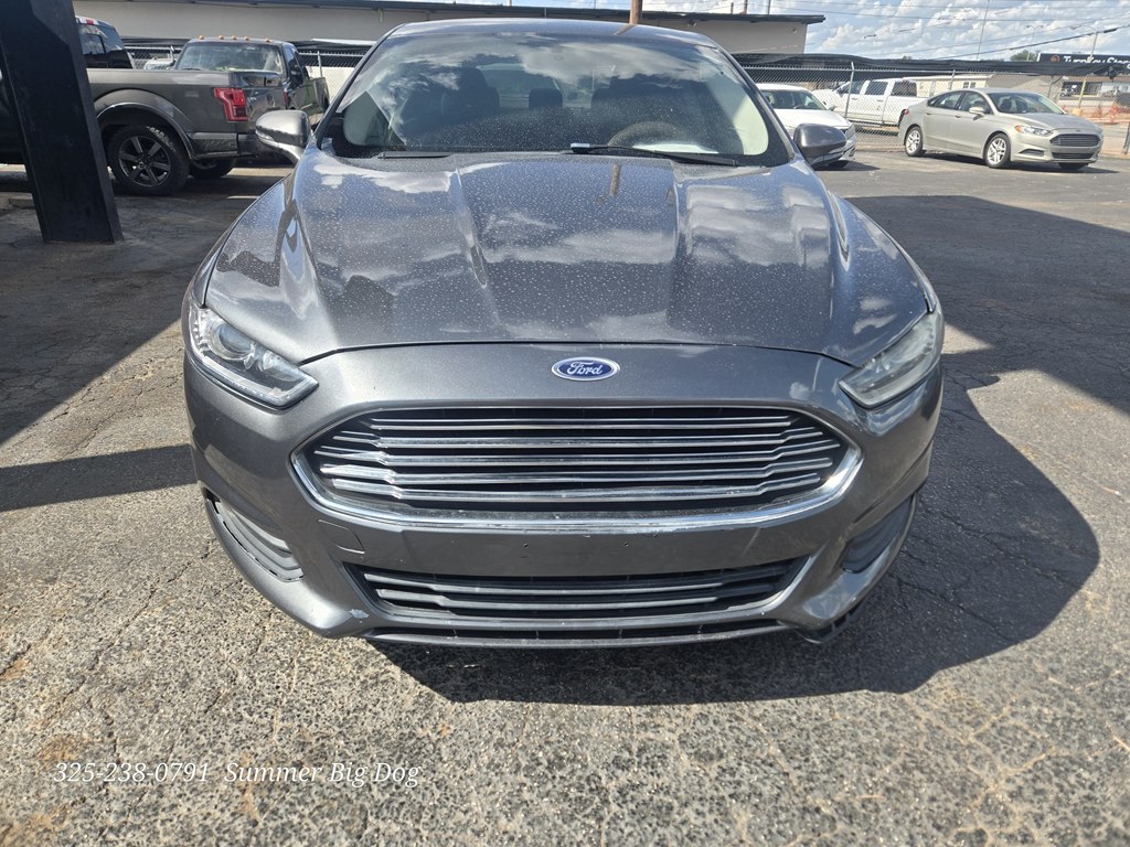 Photo 13 of this FORD FUSION