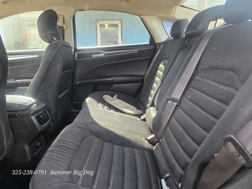 Photo 20 of this FORD FUSION