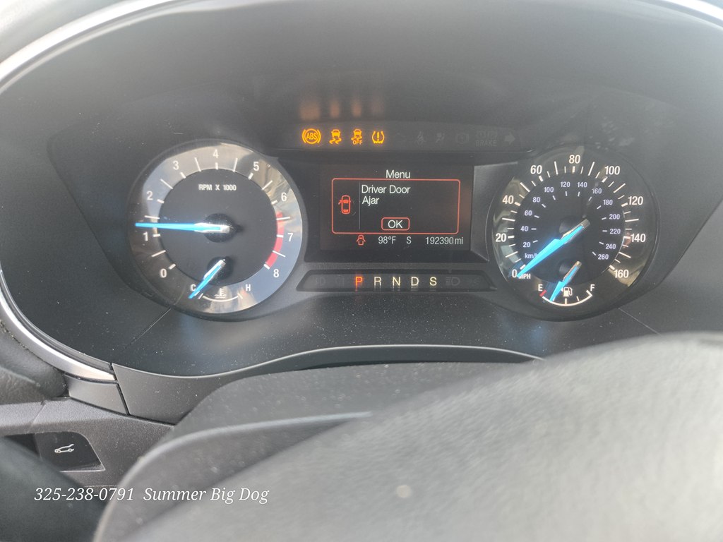 Photo 19 of this FORD FUSION