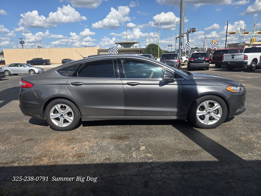 Photo 15 of this FORD FUSION