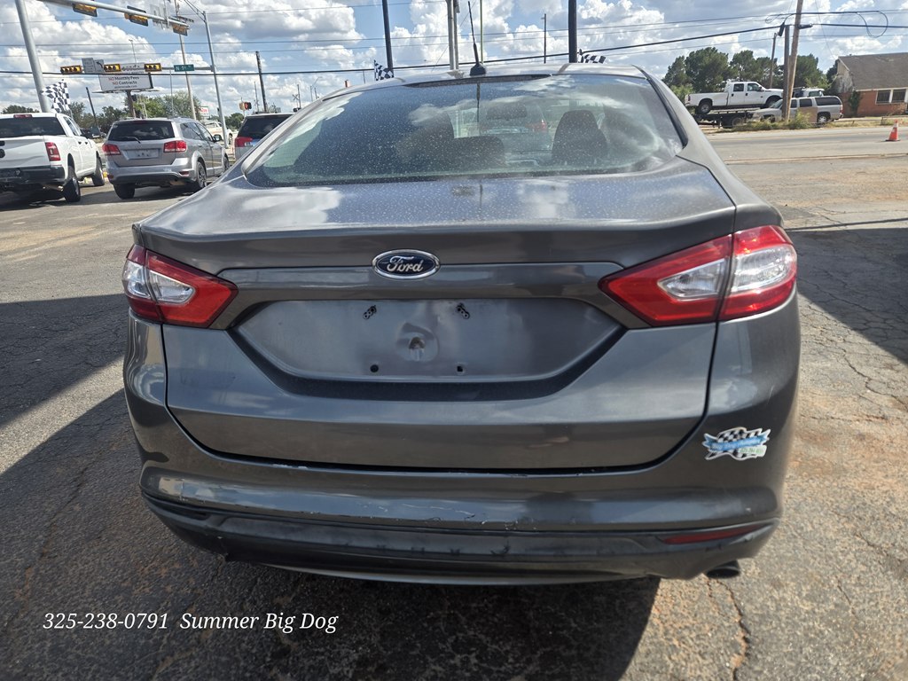 Photo 16 of this FORD FUSION