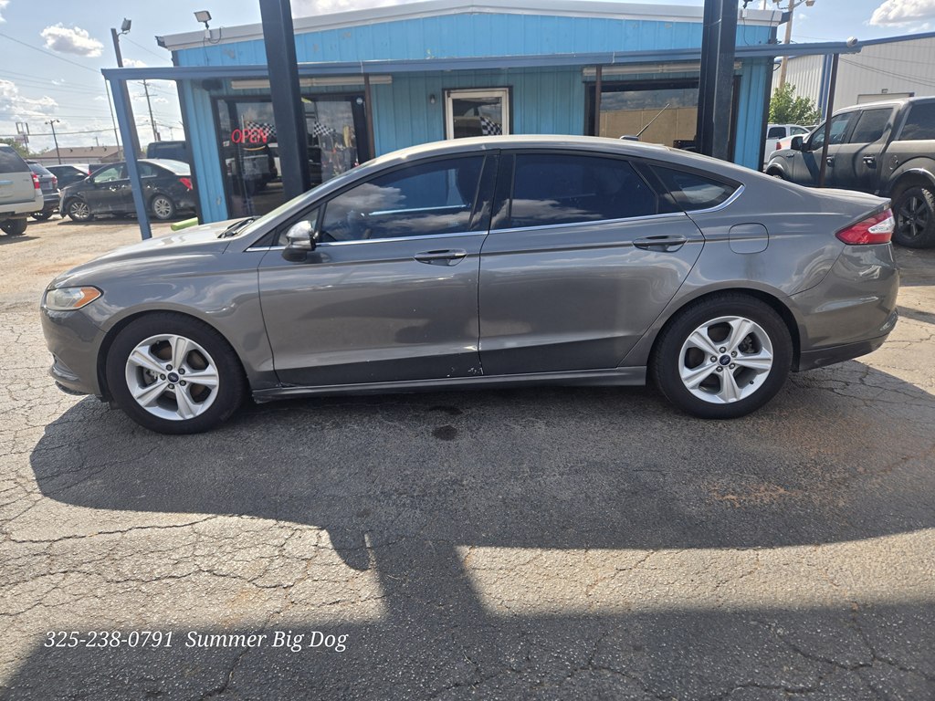 Photo 12 of this FORD FUSION