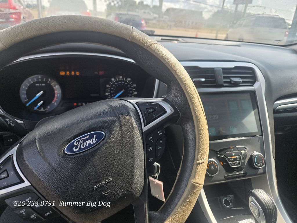 Photo 9 of this FORD FUSION