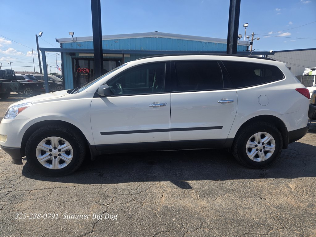 Photo 3 of this CHEVROLET TRAVERSE