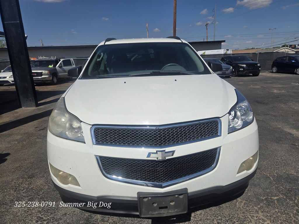 Photo 4 of this CHEVROLET TRAVERSE