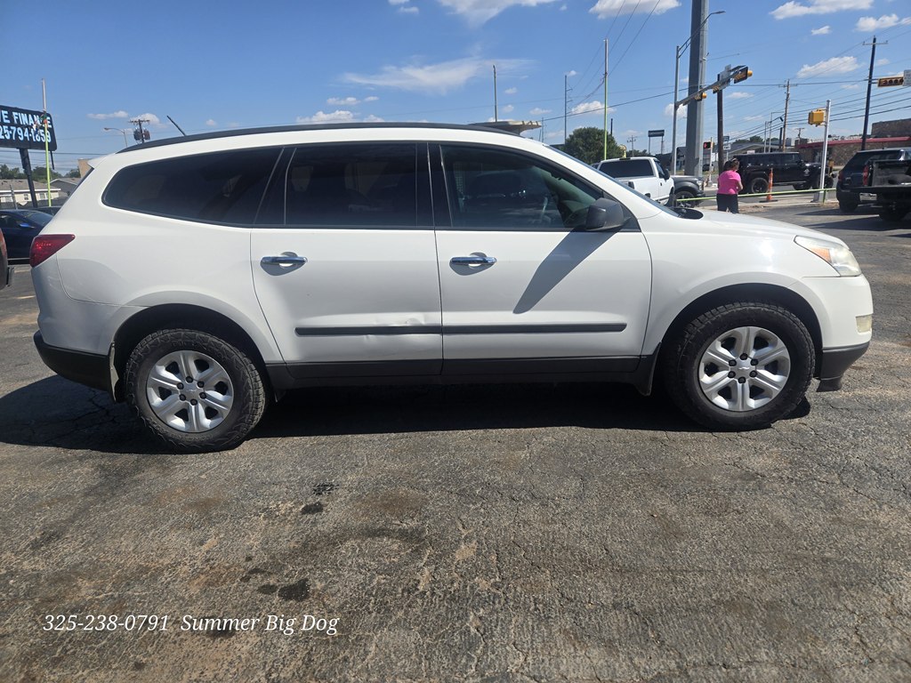 Photo 6 of this CHEVROLET TRAVERSE