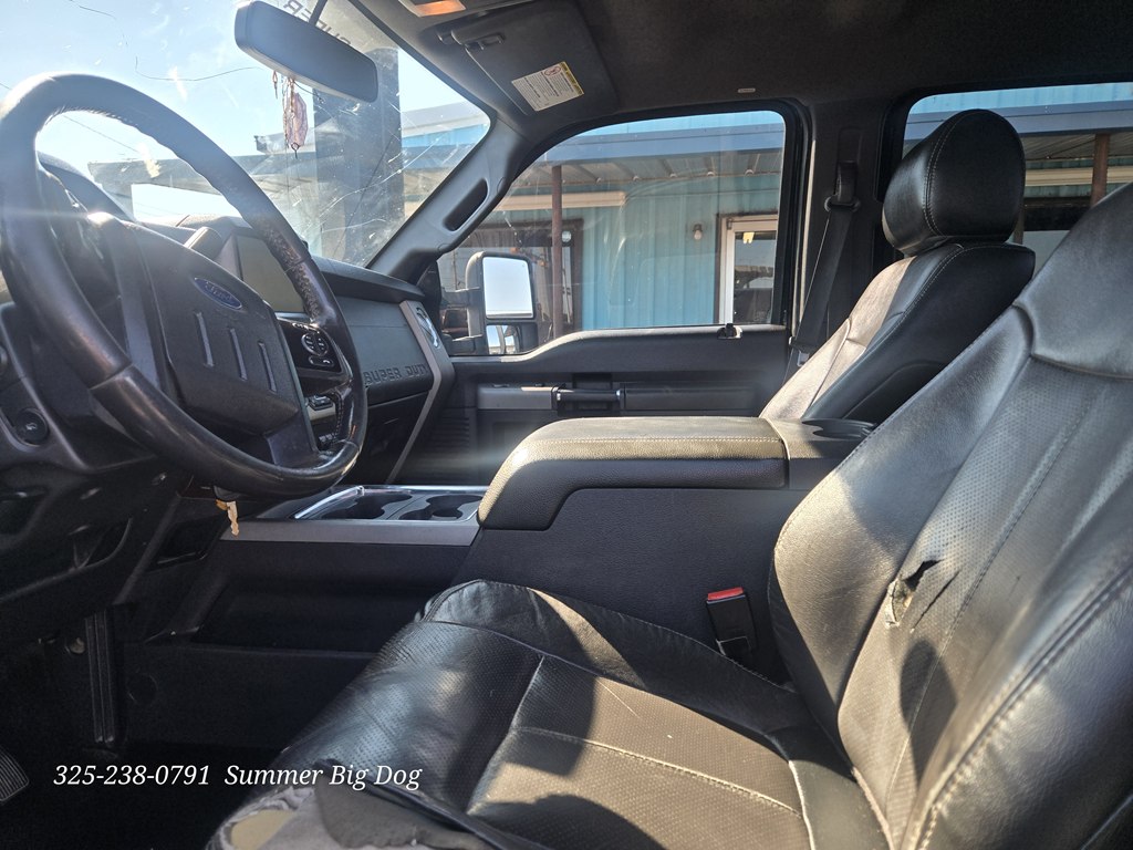 Photo 10 of this FORD F-350 SUPER DUT