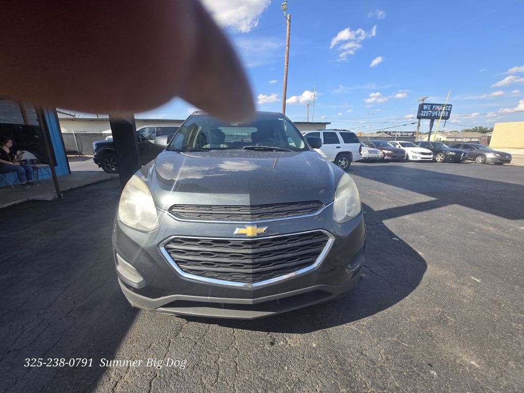 Photo 3 of this CHEVROLET EQUINOX