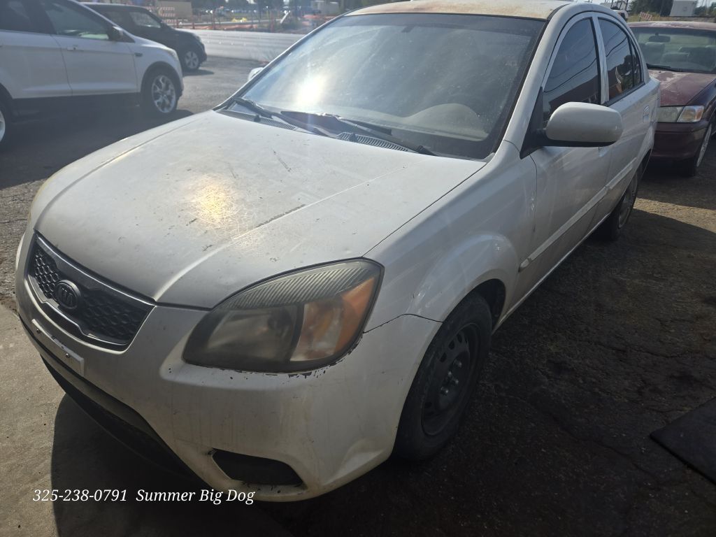 Photo 2 of this KIA RIO
