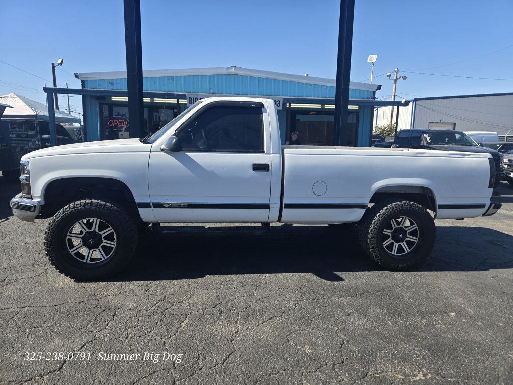Photo 2 of this CHEVROLET C/K 1500 SERIES