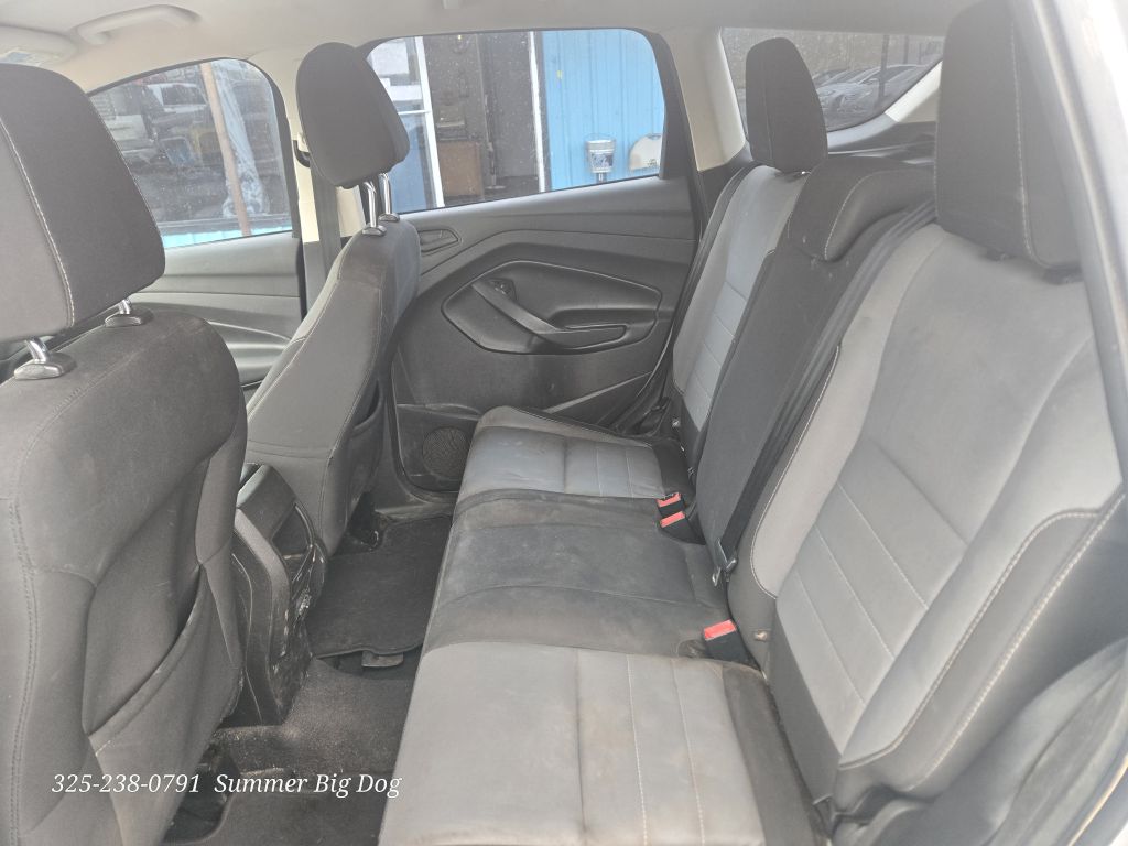 Photo 10 of this FORD ESCAPE