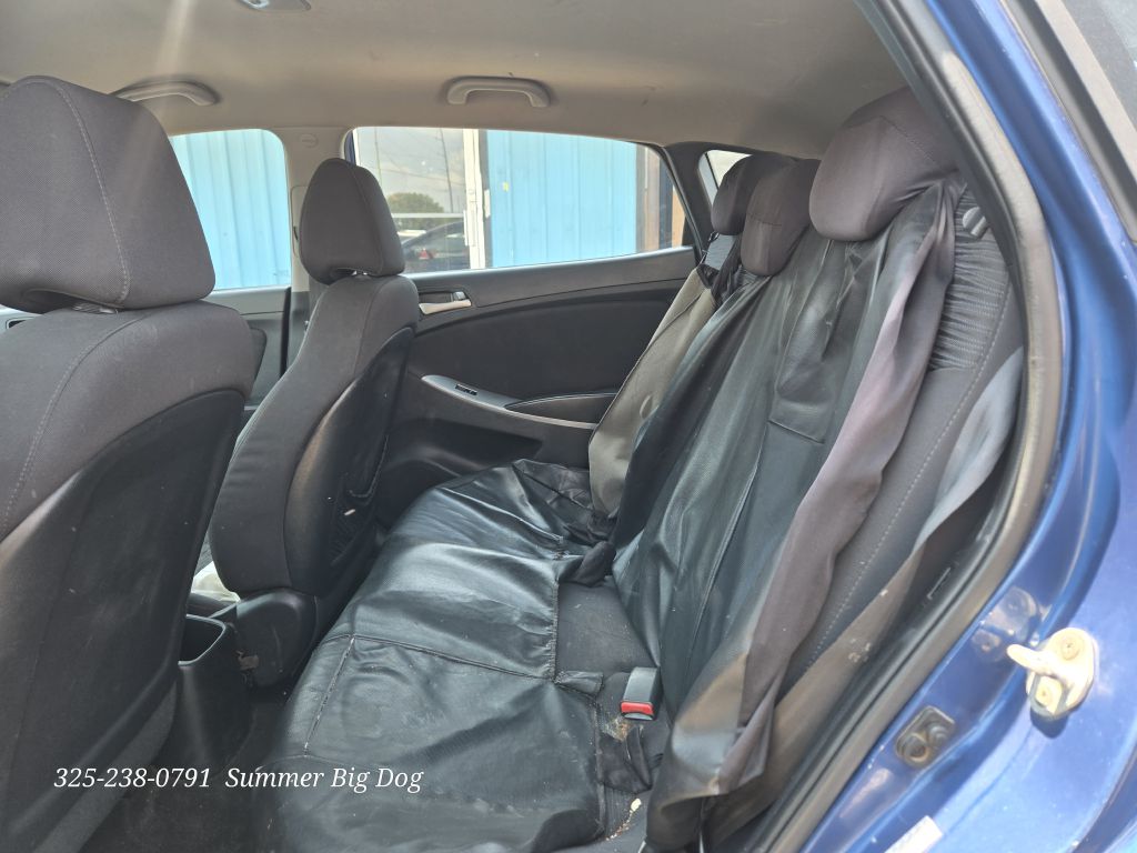 Photo 10 of this HYUNDAI ACCENT