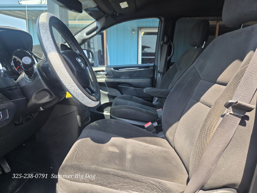 Photo 7 of this DODGE GRAND CARAVAN