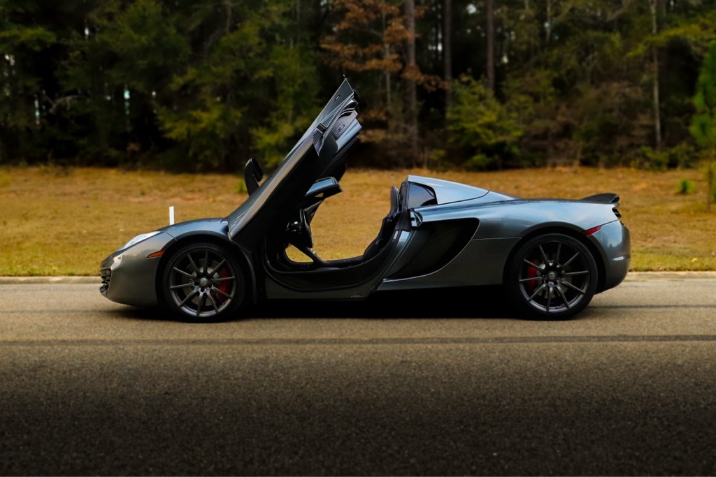 Photo 7 of this MCLAREN MP4-12C SPIDER