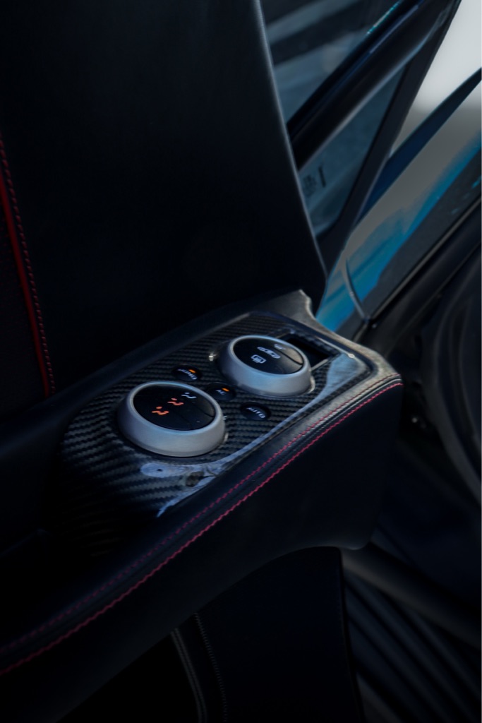 Photo 26 of this MCLAREN MP4-12C SPIDER