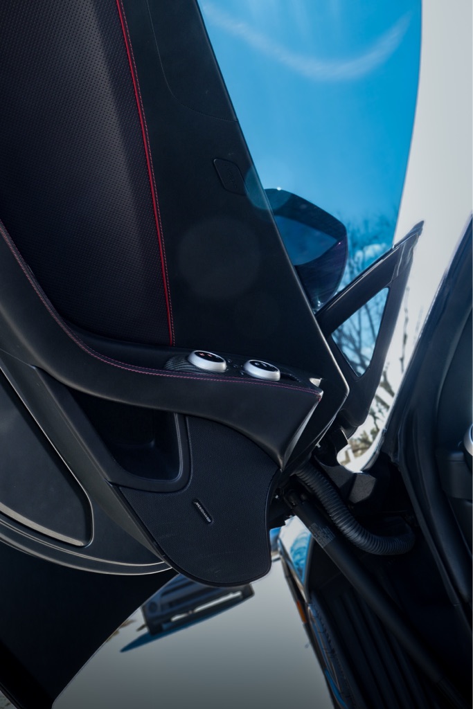 Photo 25 of this MCLAREN MP4-12C SPIDER