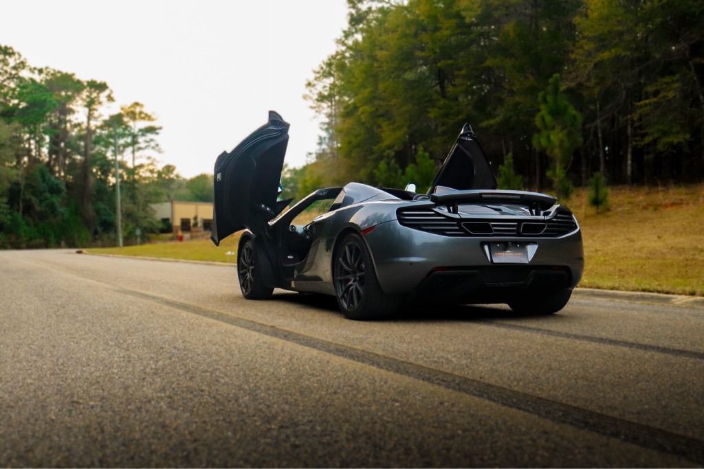 Photo 12 of this MCLAREN MP4-12C SPIDER