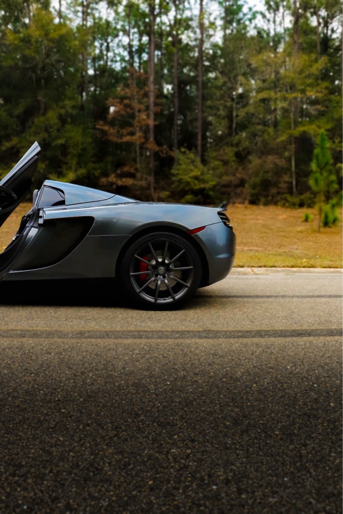 Photo 8 of this MCLAREN MP4-12C SPIDER