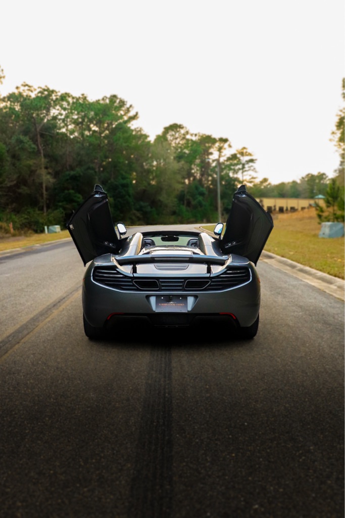 Photo 13 of this MCLAREN MP4-12C SPIDER