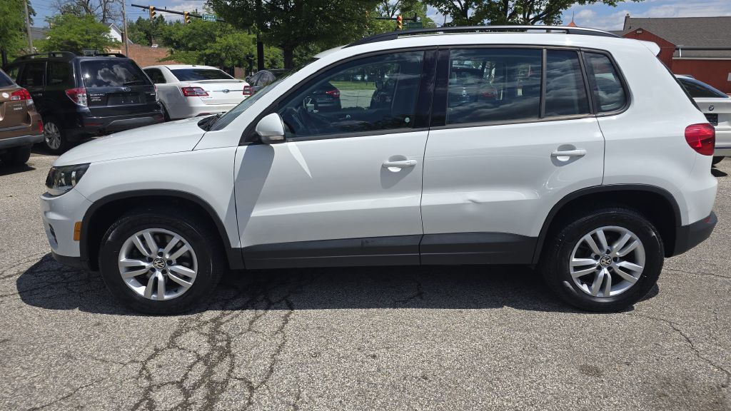 Photo 3 of this VOLKSWAGEN TIGUAN