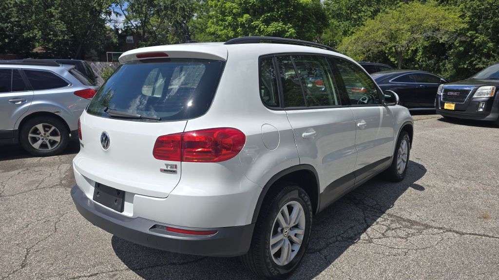 Photo 6 of this VOLKSWAGEN TIGUAN